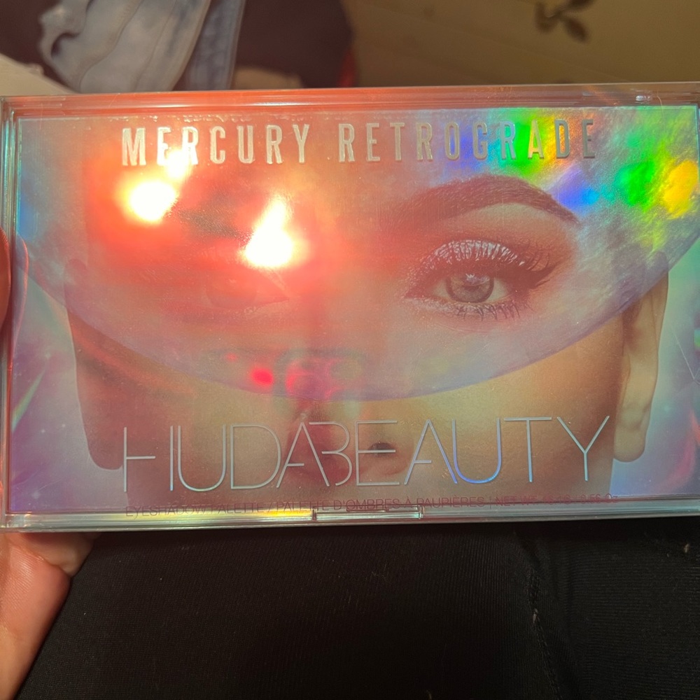 NEW— Huda Beauty Mercury Retrograde palette